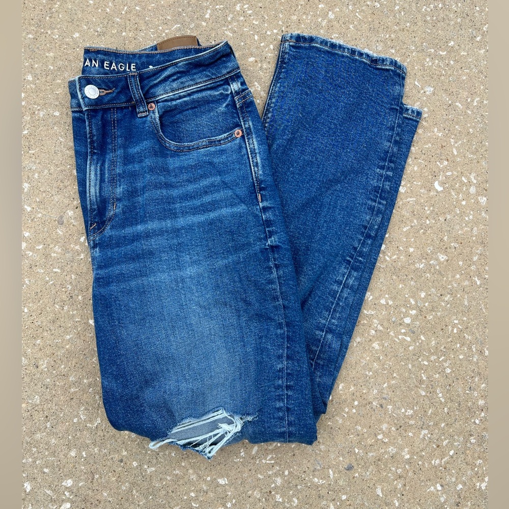 american eagle ripped mom jeans